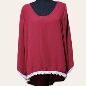 Size Large - Red and White Umgee Lose fit blouse 👚